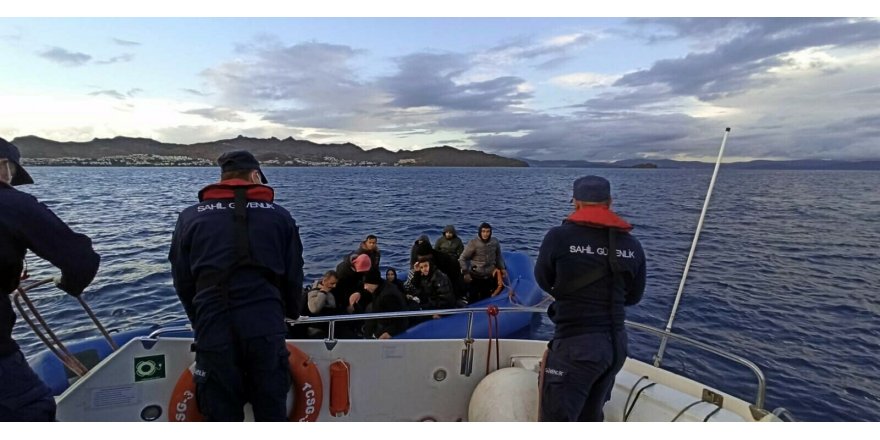 Bodrum açıklarında geri itilen 19 kaçak göçmen kurtarıldı
