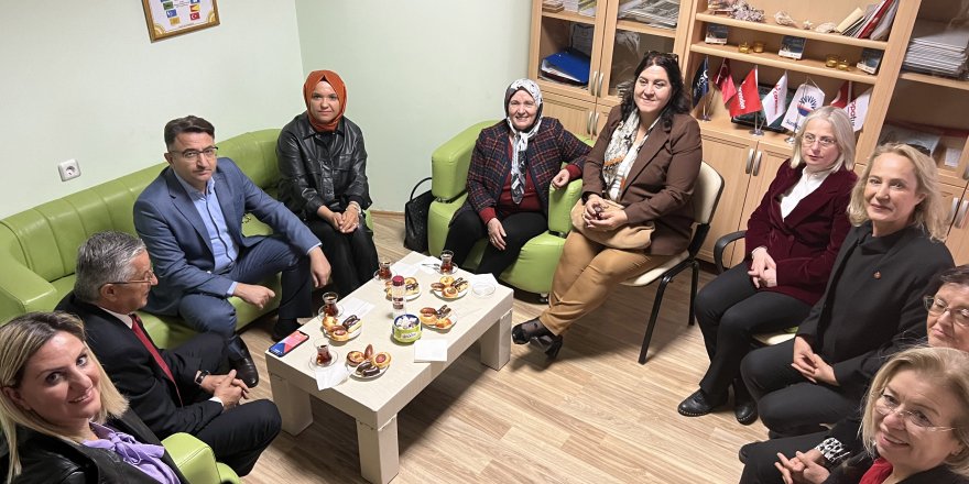 Kaymakam Çam'dan Türk Kadınlar Birliği'ne ziyaret