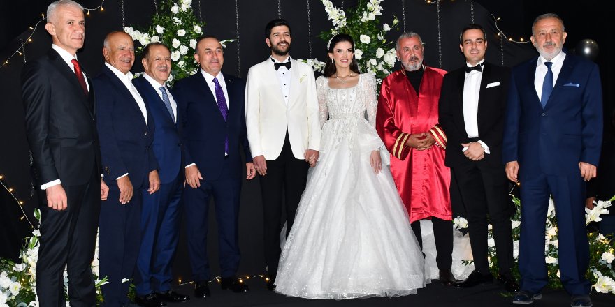 Bakan Çavuşoğlu nikah şahidi oldu