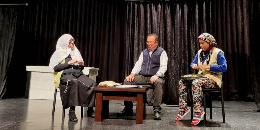 'Kaderin Oyunu'na ayakta alkış