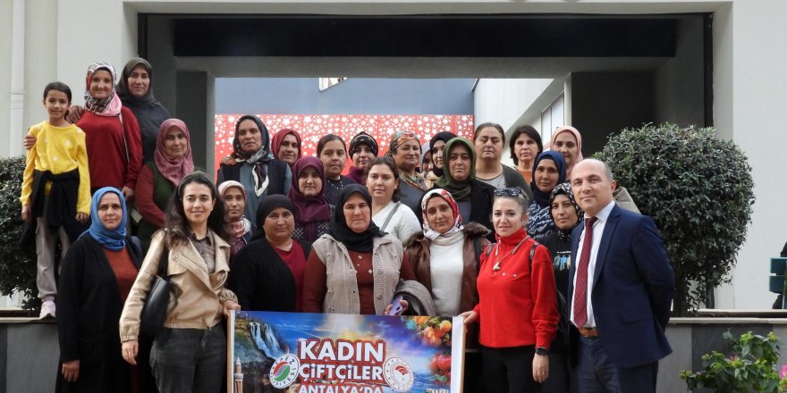 Kadın çiftçiler Dokumapark'ta