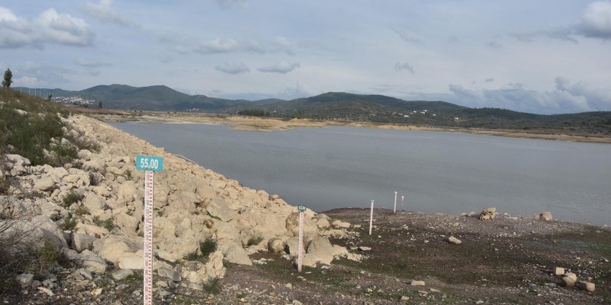 Bodrum barajlarında su seviyesi düştü; eski İzmir kara yolu gün yüzüne çıktı