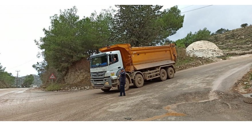 Bodrum'da çevreyi kirleten 20 hafriyat kamyonuna tutanak