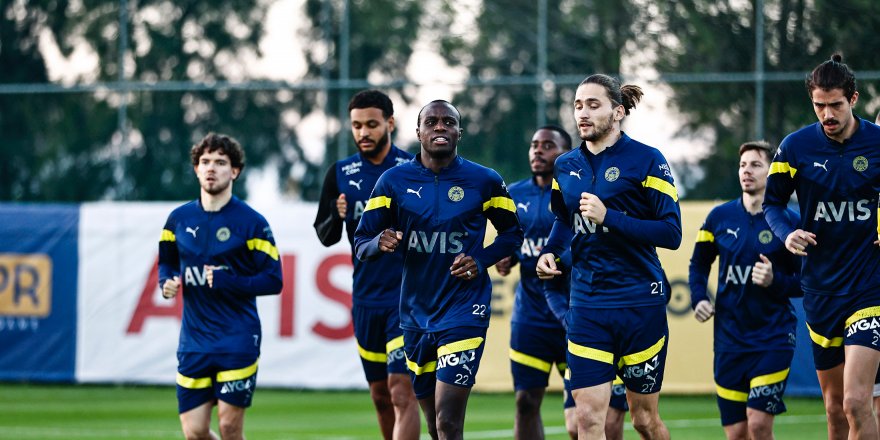 Fenerbahçe, Antalya kampındaki ilk çalışmasını gerçekleştirdi
