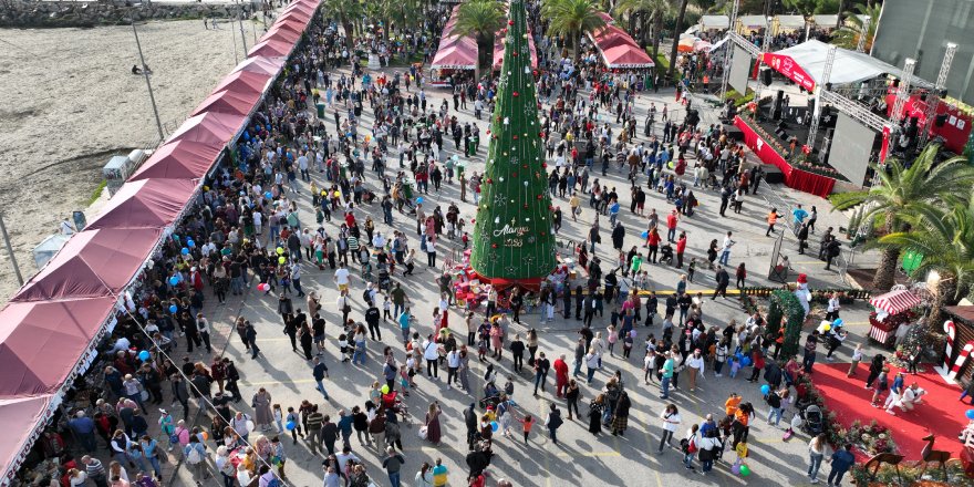 Yerleşik yabancılar Yeni Yıl Pazarı'nda buluştu 