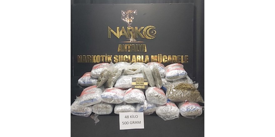 Antalya polisinden narkotik operasyonu: 3 tutuklama