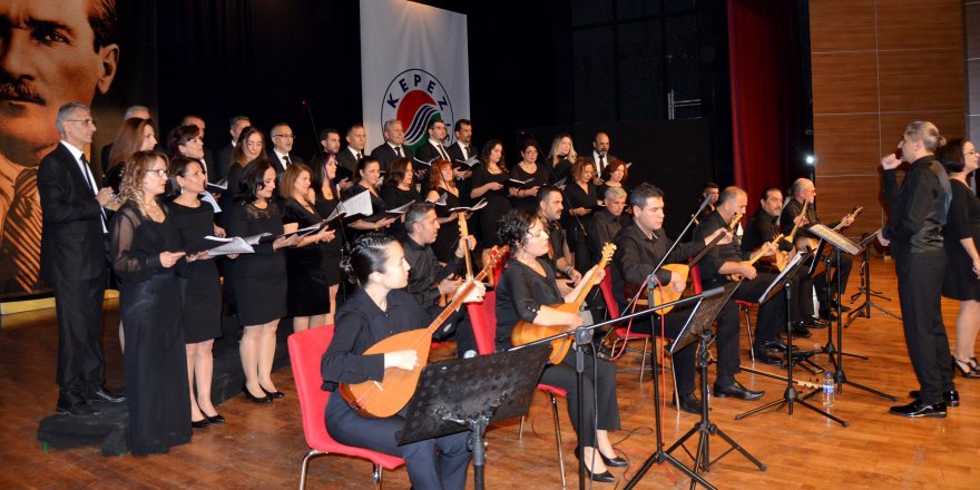 Sağlıkçılardan türkü konseri