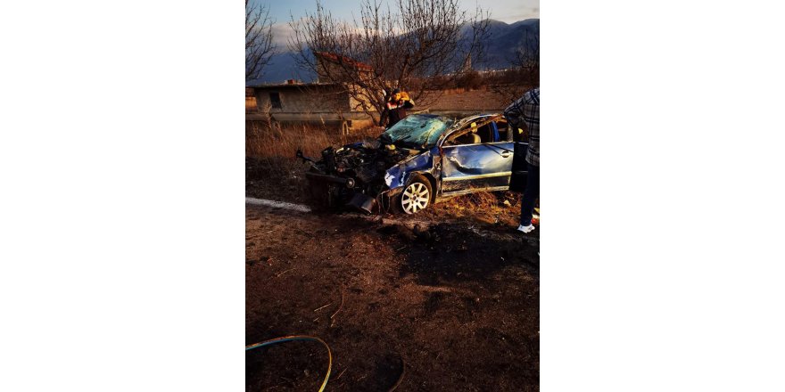 Isparta'da otomobil takla attı: 2 ölü, 3 yaralı