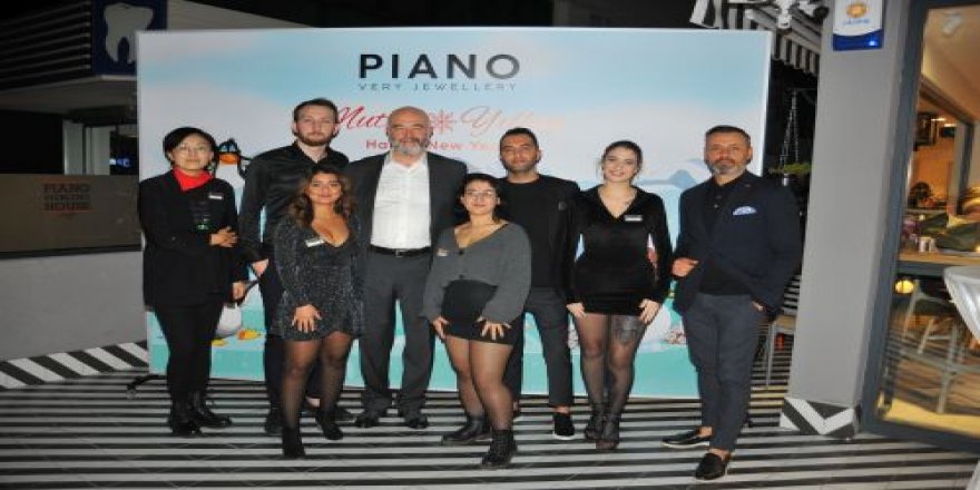 Antalya Piano Piercıng & Jewellery’de Trombonlu yılbaşı partisi