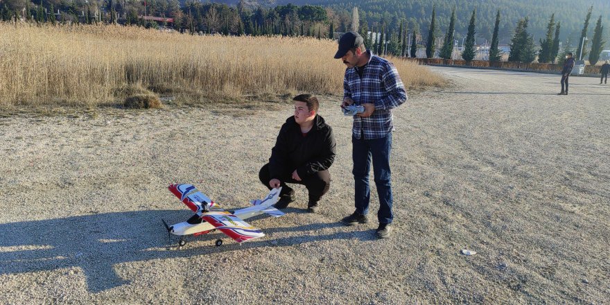 Burdur'da RC model severler pist istedi