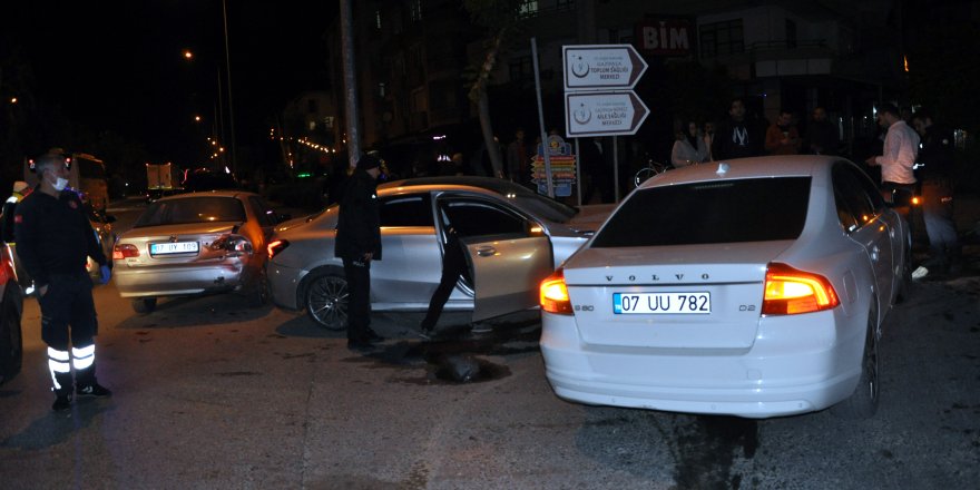 Trafikteki kovalamaca zincirleme kazayla bitti