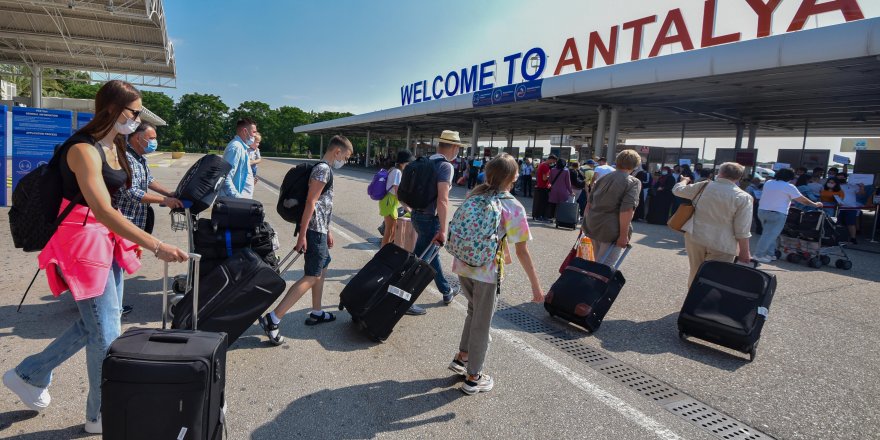 Antalya'da 2023 turizmi, rekorla başladı