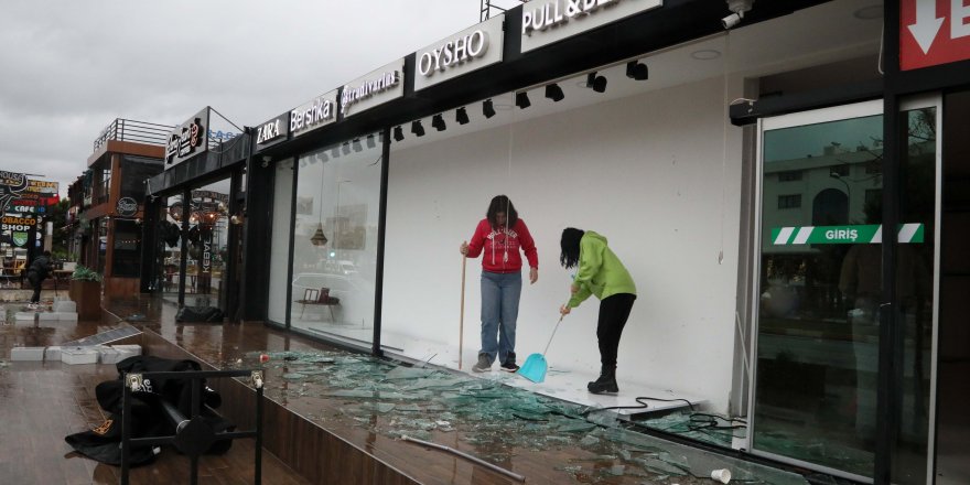 Antalya'da metrekareye 145 kilo yağmur, hızı 122 kilometreye ulaşan fırtına (2)
