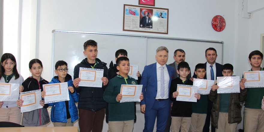 Bucak'ta 12 bin 495 öğrenci karne aldı