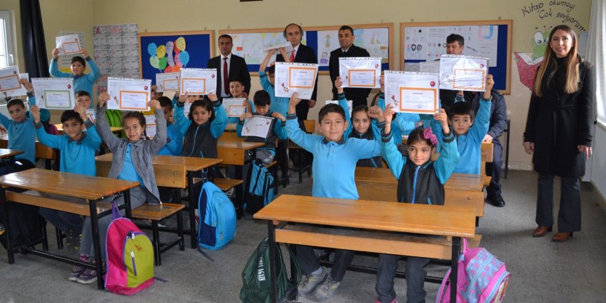 Korkuteli'de 9 bin 462 öğrenci karne aldı