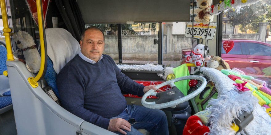 Otobüsün peşinden koşan yolcuya sinirlenip seferi yarım bıraktı