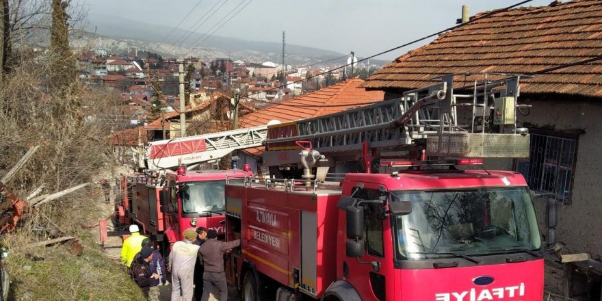 Burdur'da ev yangını