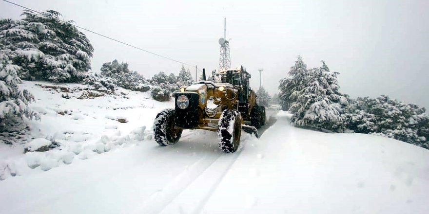 Kaş'ta kar mücadelesi