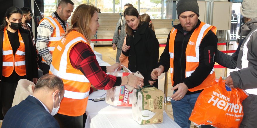 Antalya'da depremzedeler için yardım kampanyası