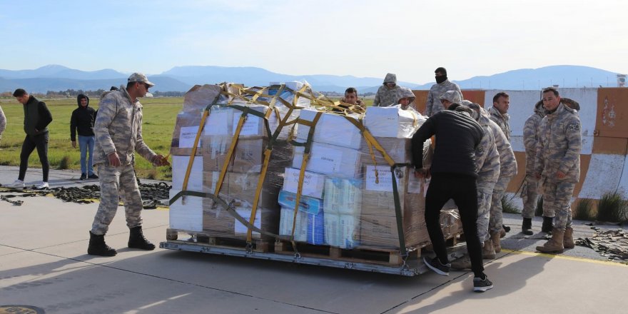 Muğla'dan uçakla deprem bölgesine insani yardım gönderildi