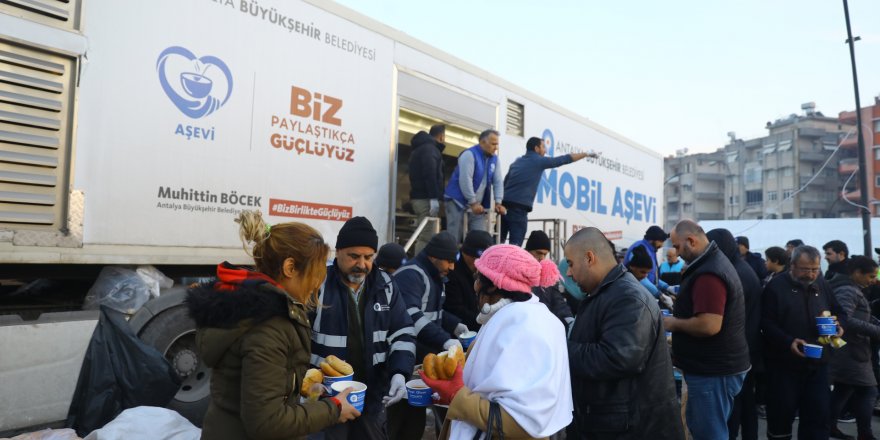 Hatay'da depremzedeler için her gün 70 bin kişilik sıcak yemek