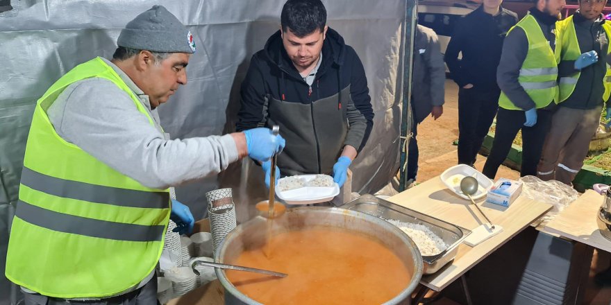 Kepez depremzedeleri bağrına bastı