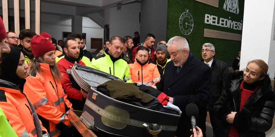 Dağlıca şehidi uzman çavuşun eşyaları depremzedelere gönderildi