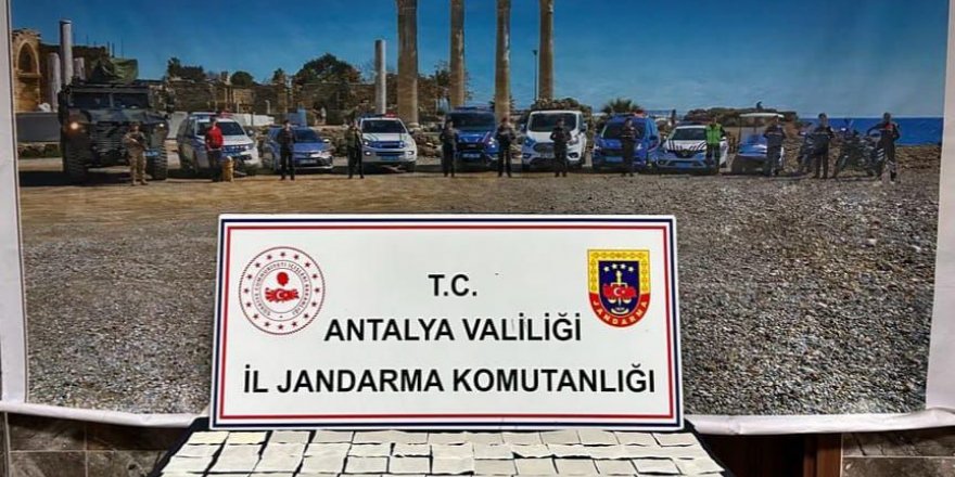 Uyuşturucu ticareti yaptıkları iddiasıyla 4 şüpheli tutuklandı