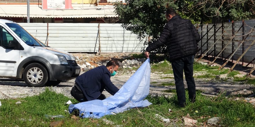 Boş arazide erkek cesedi bulundu