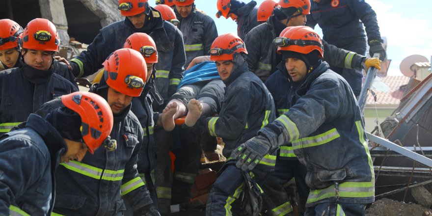 Antalya Büyükşehir Belediyesi itfaiyesi 79 kişiyi kurtardı