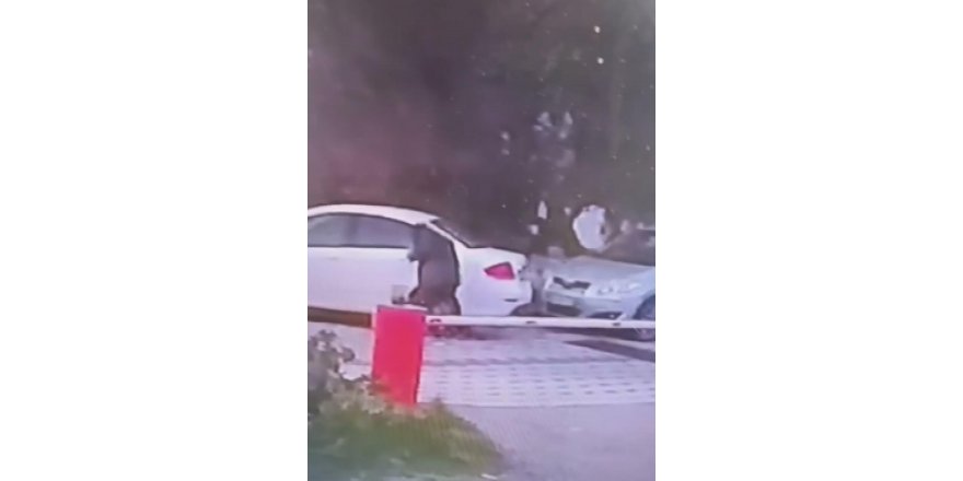 Kesici aletle 15 aracın lastiklerini patlattı; o anlar kamerada