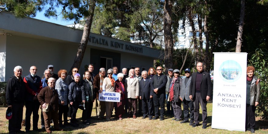 'Üniversiteler yüz yüze eğitime açılmalı'