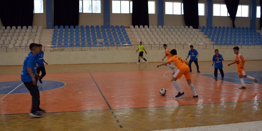 Korkuteli'de futsal maçları başladı