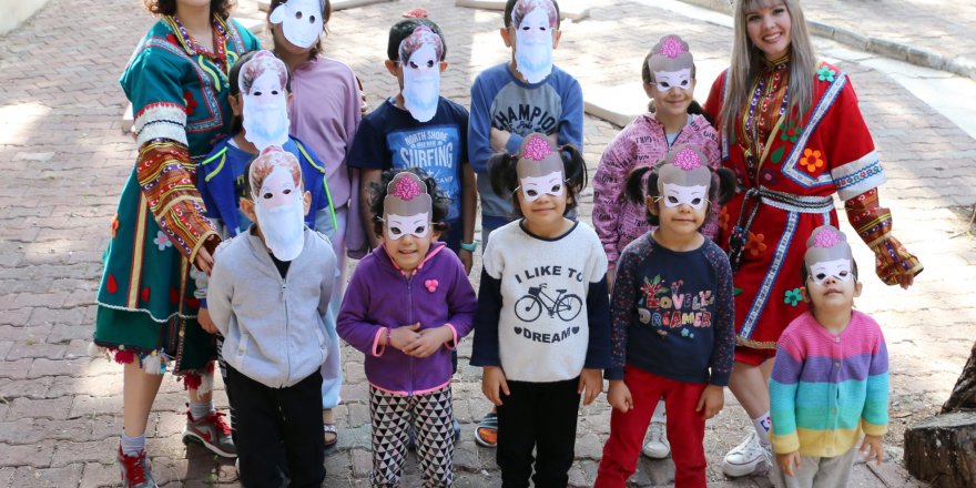 Depremzede çocukların kafası aktivitelerle dağılıyor