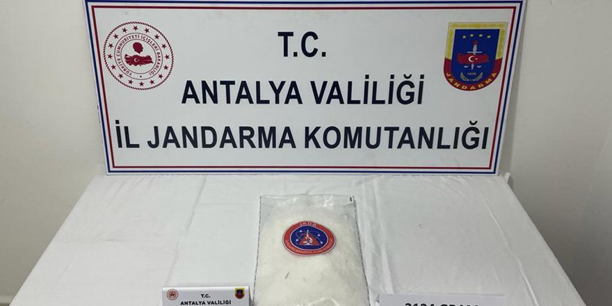 Ahıra saklanan uyuşturucuyu jandarma buldu