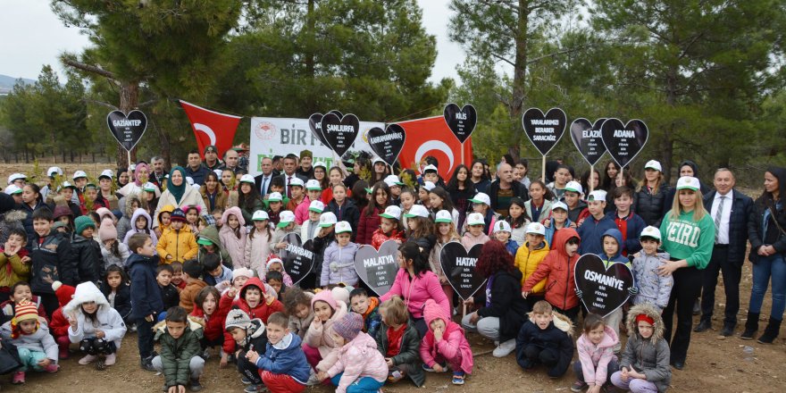 Korkuteli'de fidan dikimi