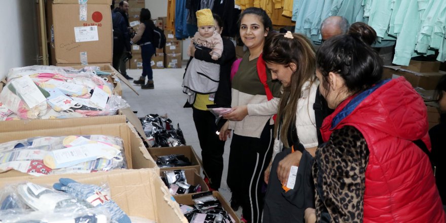 Burdur'da depremzedeler için sosyal market açıldı