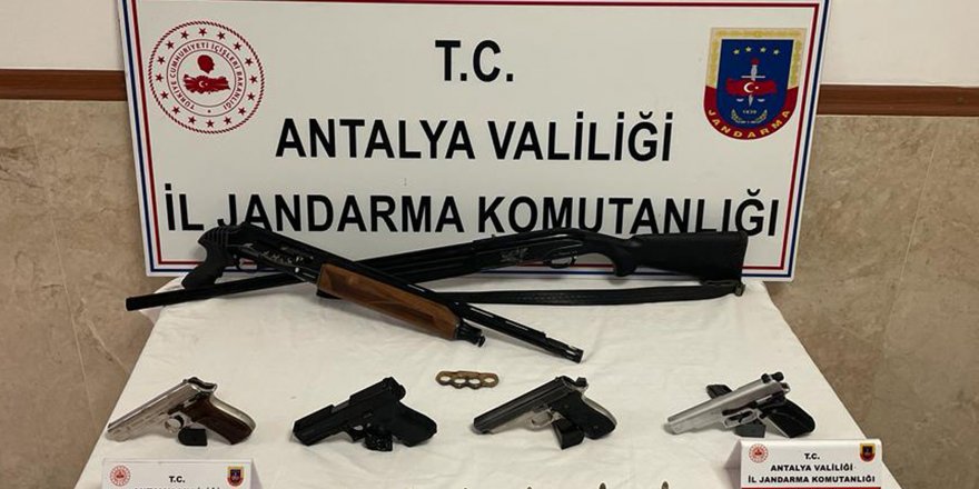 Manavgat'ta silah kaçakçılığı operasyonu