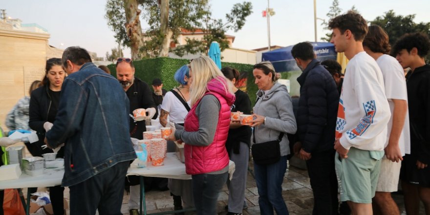 Yunanlı aşçılardan Kumbahçe'de iftar yemeği