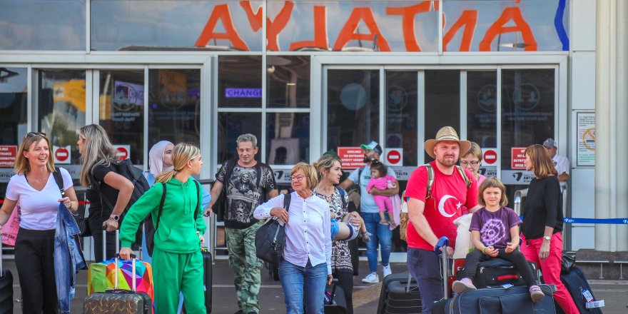 Antalya'ya 3 ayda 797 bin 920 turist geldi