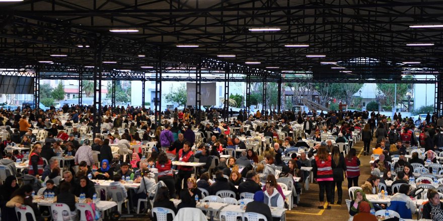 Konyaaltı'nda dayanışma iftarları devam ediyor