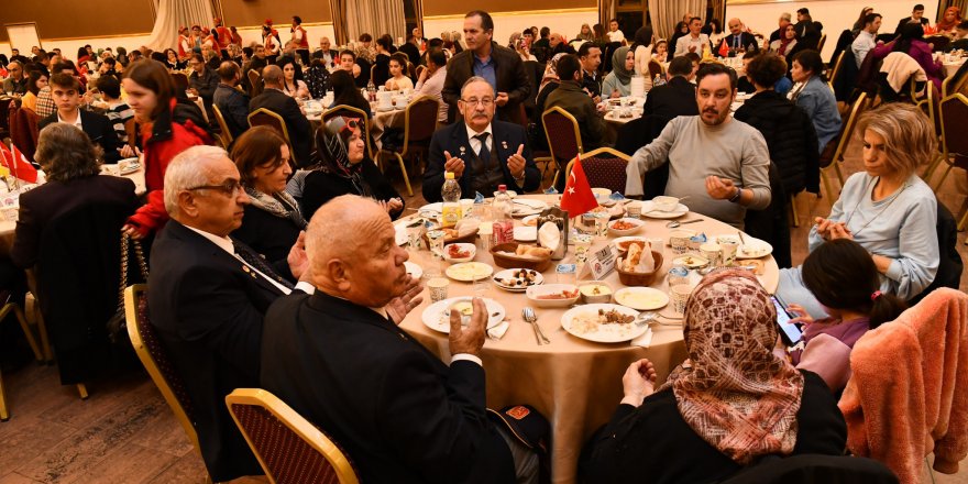 Şehit aileleri ve gaziler onuruna iftar