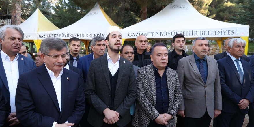 Başkan Böcek, Ramazan Bayramı'nı Gaziantep Nurdağı'nda karşıladı