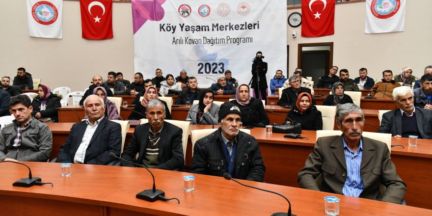 75 kursiyere arıcılık belgeleri verildi