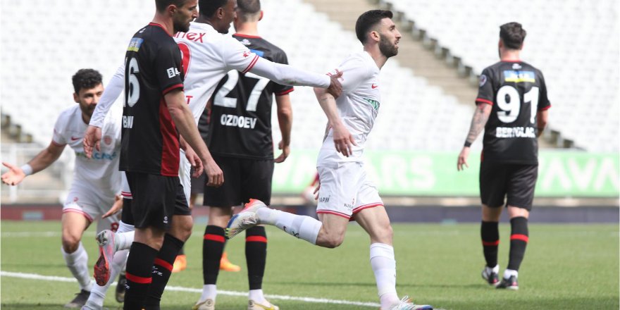 Antalyaspor, deplasmanda 10 hafta sonra galibiyeti hatırladı