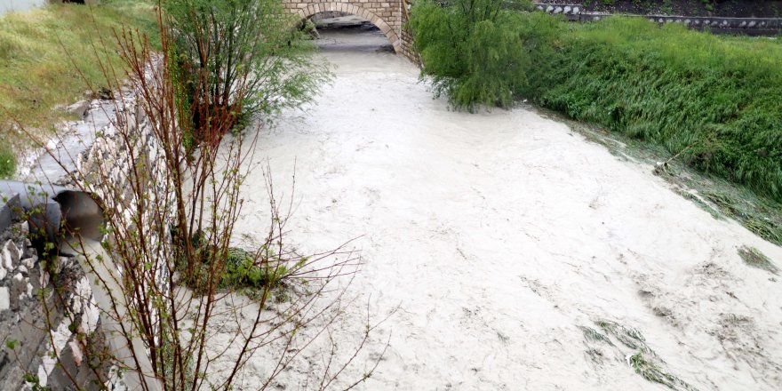 Burdur'da sağanak ve dolu etkili oldu