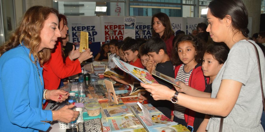 Öğrenciler, Antalyalı yazarları soru yağmuruna tuttu