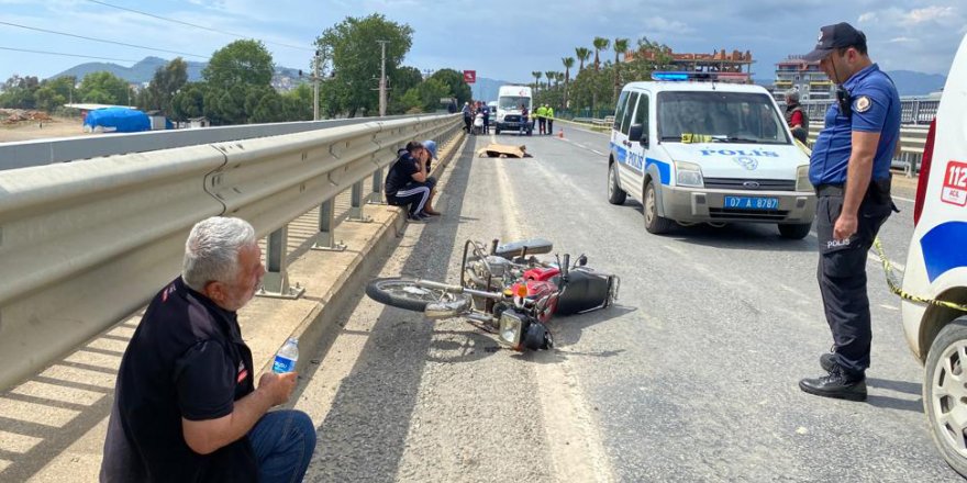 Kamyonetin çarpıp kaçtığı motosikletli öldü