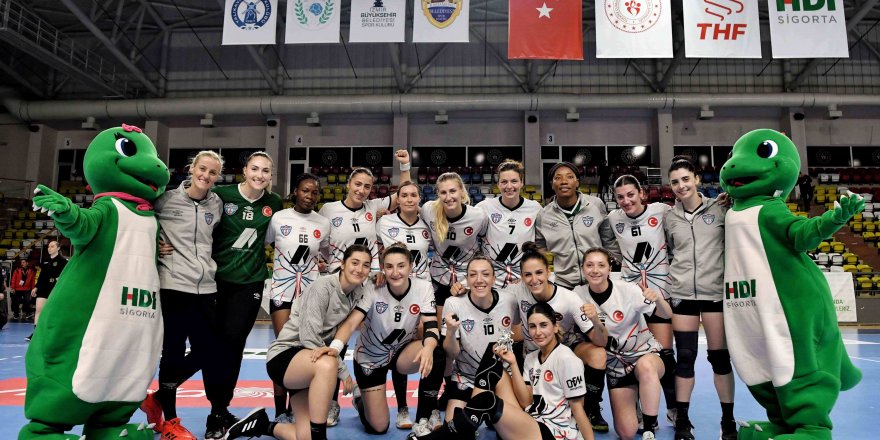 Avrupa şampiyonu Konyaaltı Belediye SK, Türkiye Kupası'nda yarı finale yükseldi