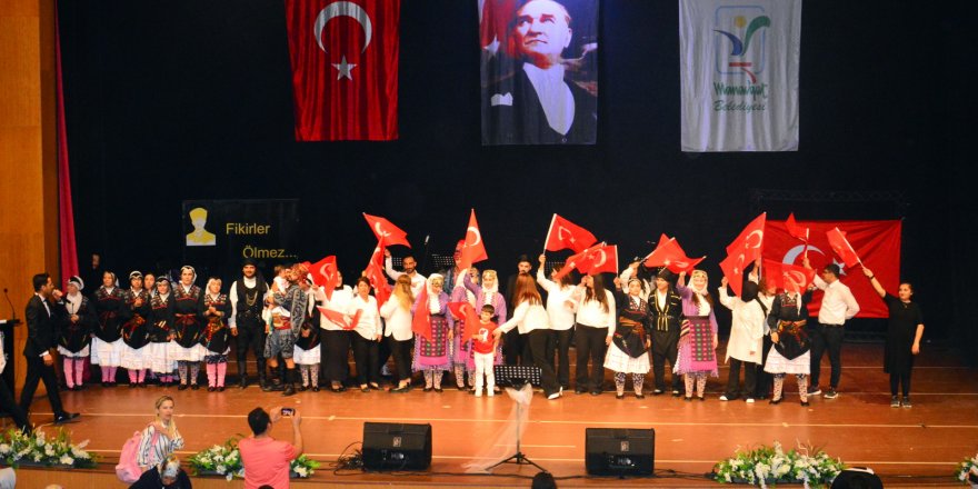 Engelsiz çocuklar yöresel oyunlarla Atatürk'ü andı